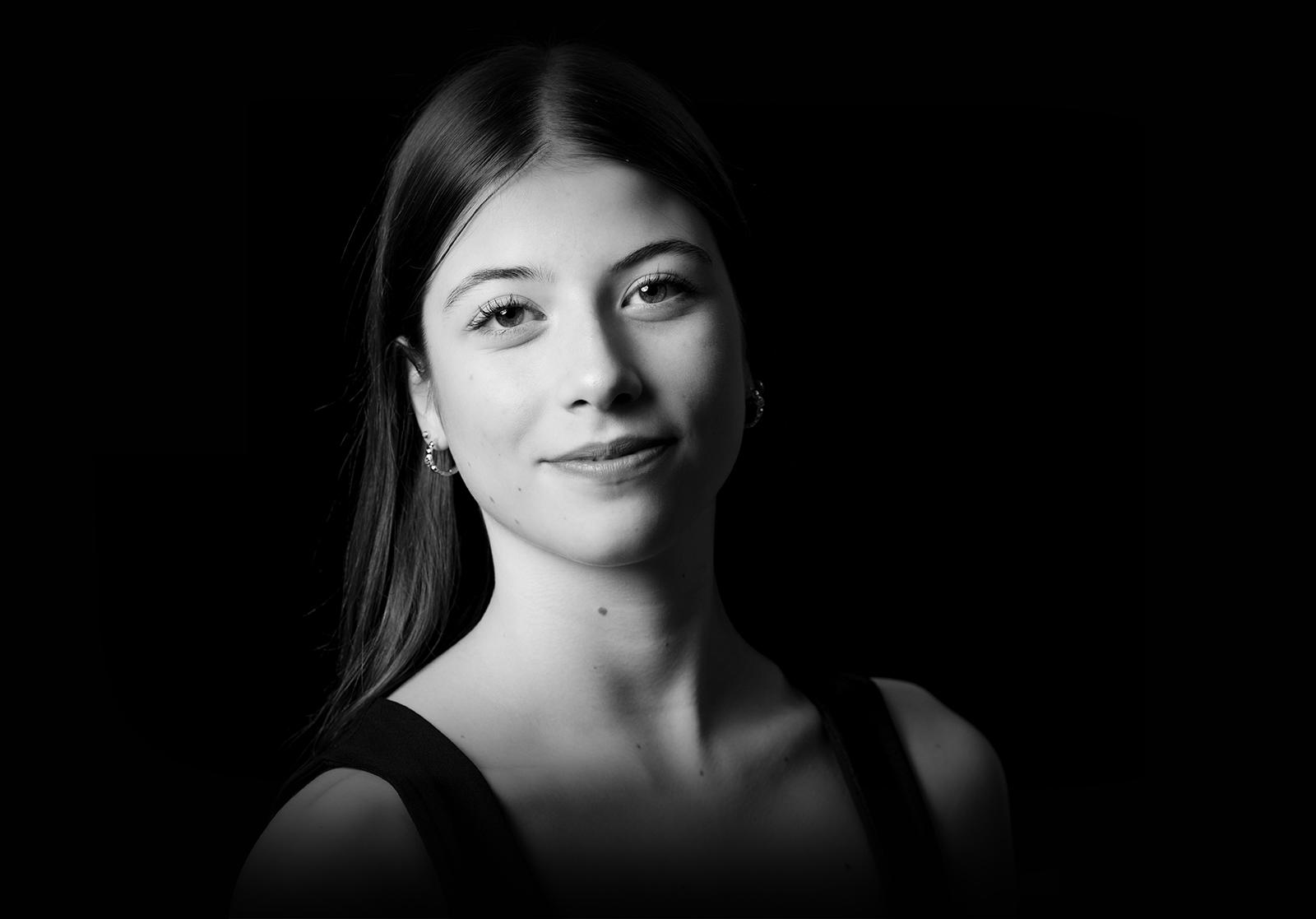 Mila is docent hedendaagse dans bij Aarschotse Balletschool